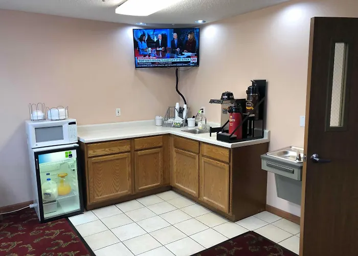 Super 8 By Wyndham Hotel Chenoa