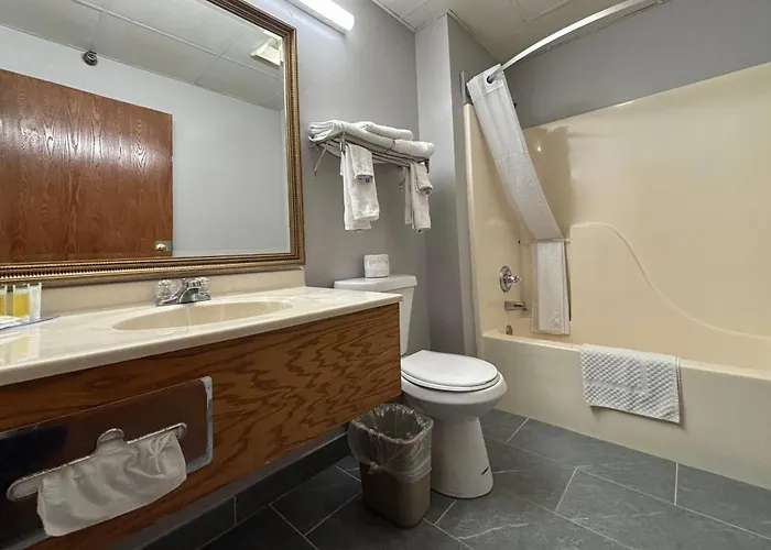Super 8 By Wyndham Hotel 2*