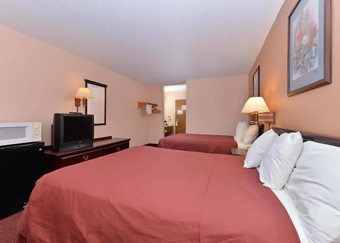 Super 8 By Wyndham Hotel 2*